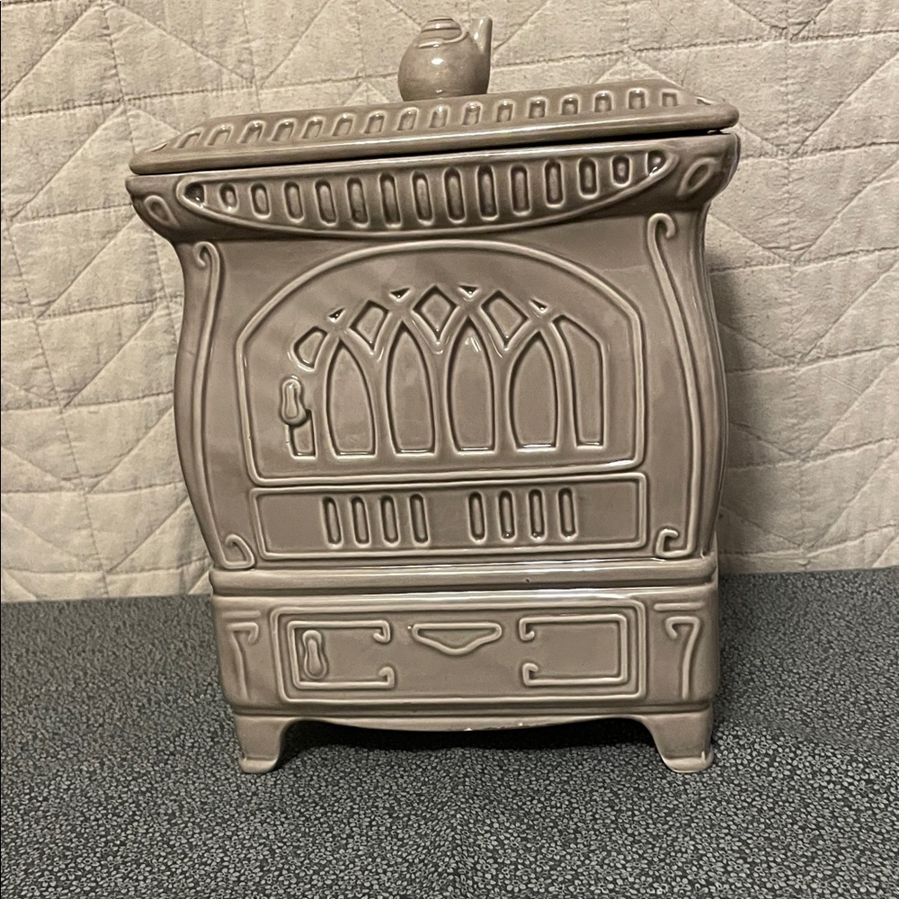 Ceramic Stove-Shaped Food Storage Container - Gray